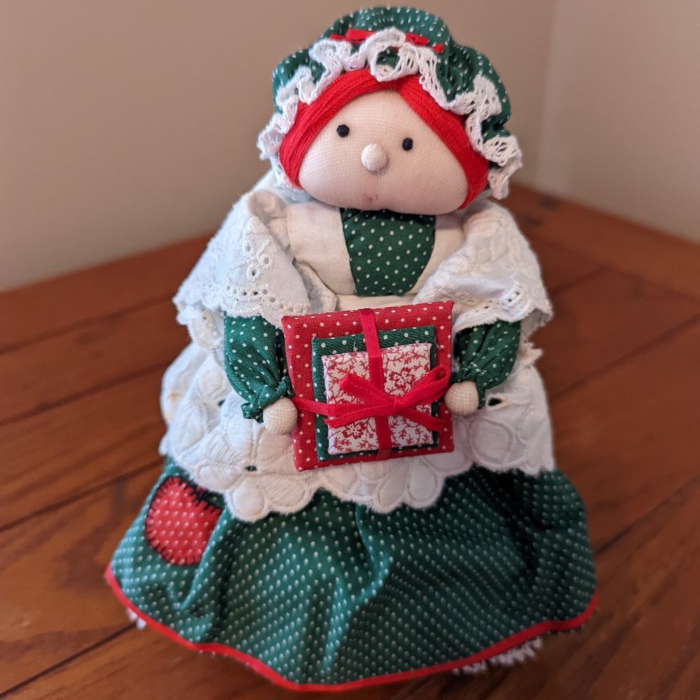 Vintage 1984 Lady Ellen Empire Apple Cheeks Soft Collectible 9" Xmas Doll NWOT